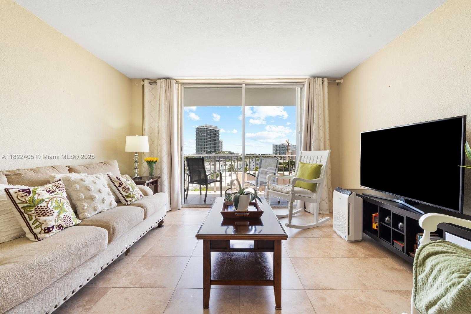Small Image of 6900 BAY DR #6G, Miami Beach Number 20