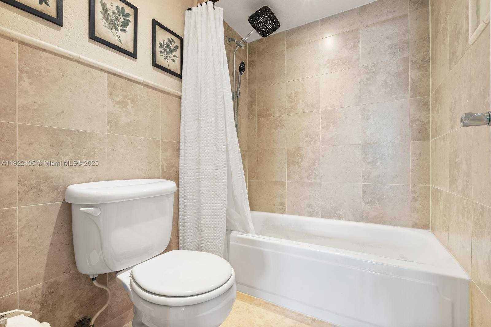 Small Image of 6900 BAY DR #6G, Miami Beach Number 24