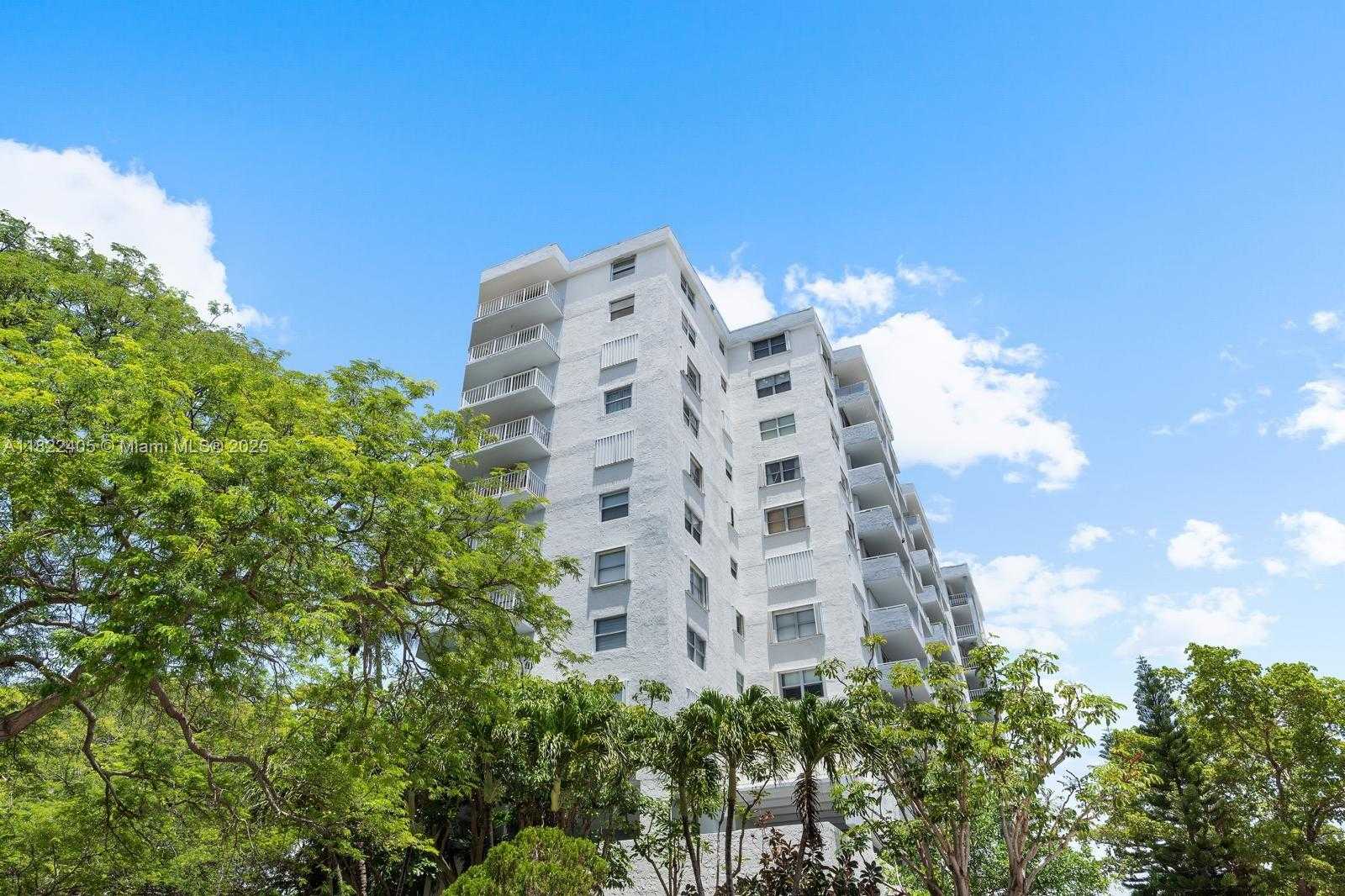 Small Image of 6900 BAY DR #6G, Miami Beach Number 6