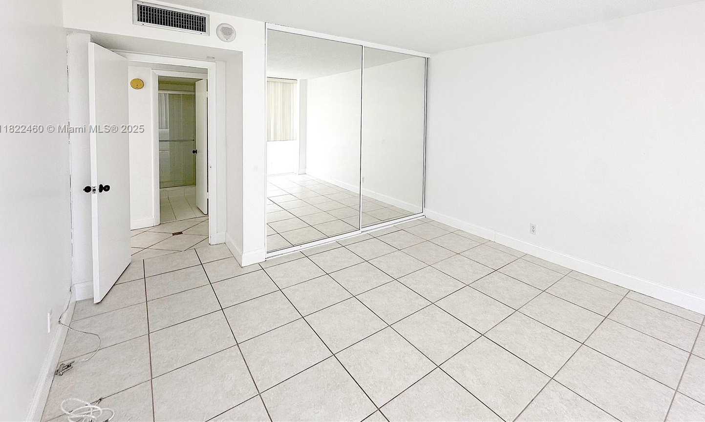 Small Image of Key Biscayne Number 6