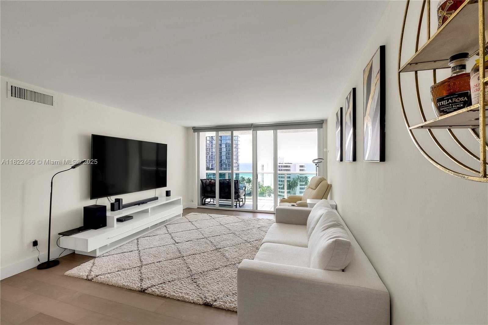 Small Image of 100 BAYVIEW DR #1008, Sunny Isles Beach Number 13