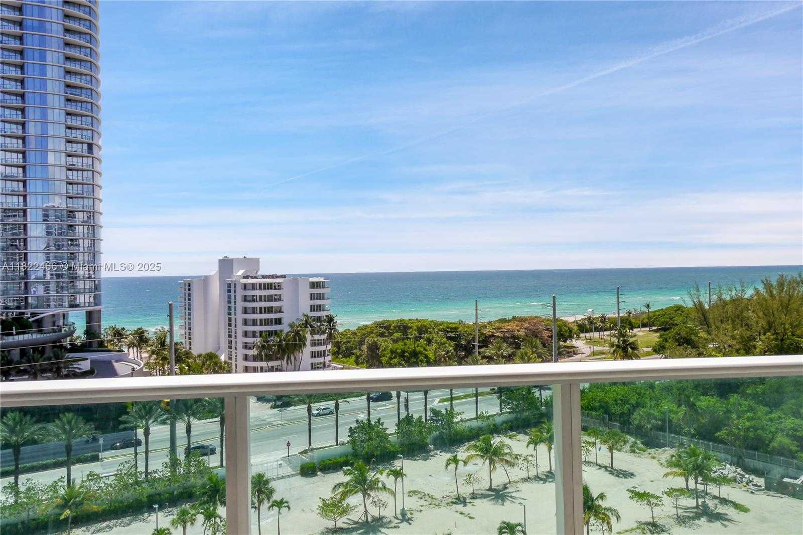 Small Image of 100 BAYVIEW DR #1008, Sunny Isles Beach Number 21