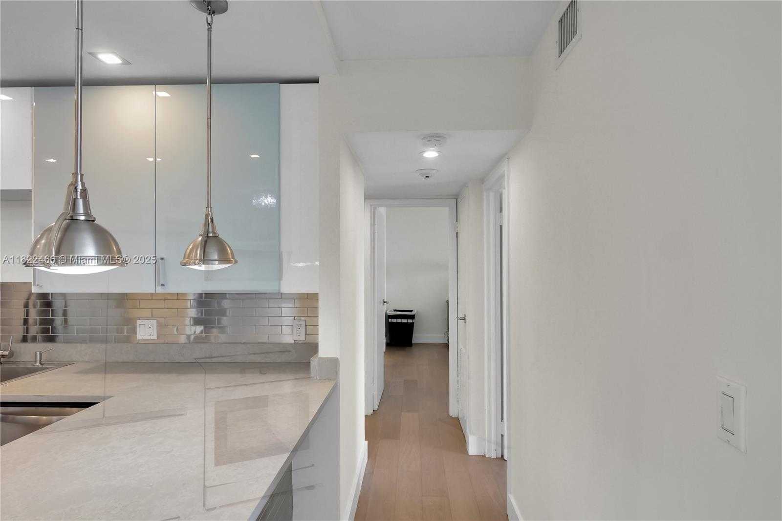 Small Image of 100 BAYVIEW DR #1008, Sunny Isles Beach Number 22
