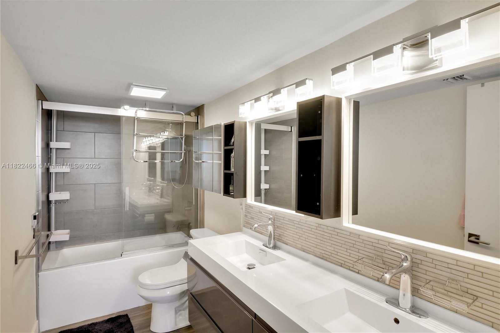 Small Image of 100 BAYVIEW DR #1008, Sunny Isles Beach Number 34