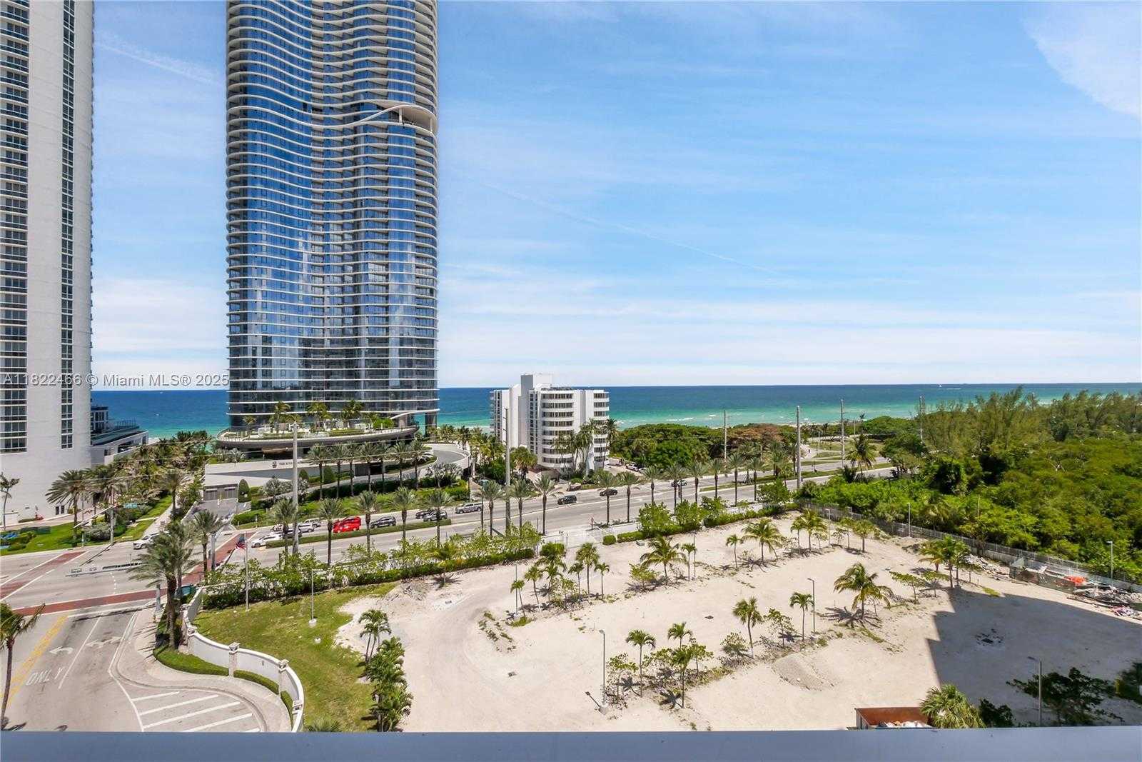 Small Image of 100 BAYVIEW DR #1008, Sunny Isles Beach Number 39