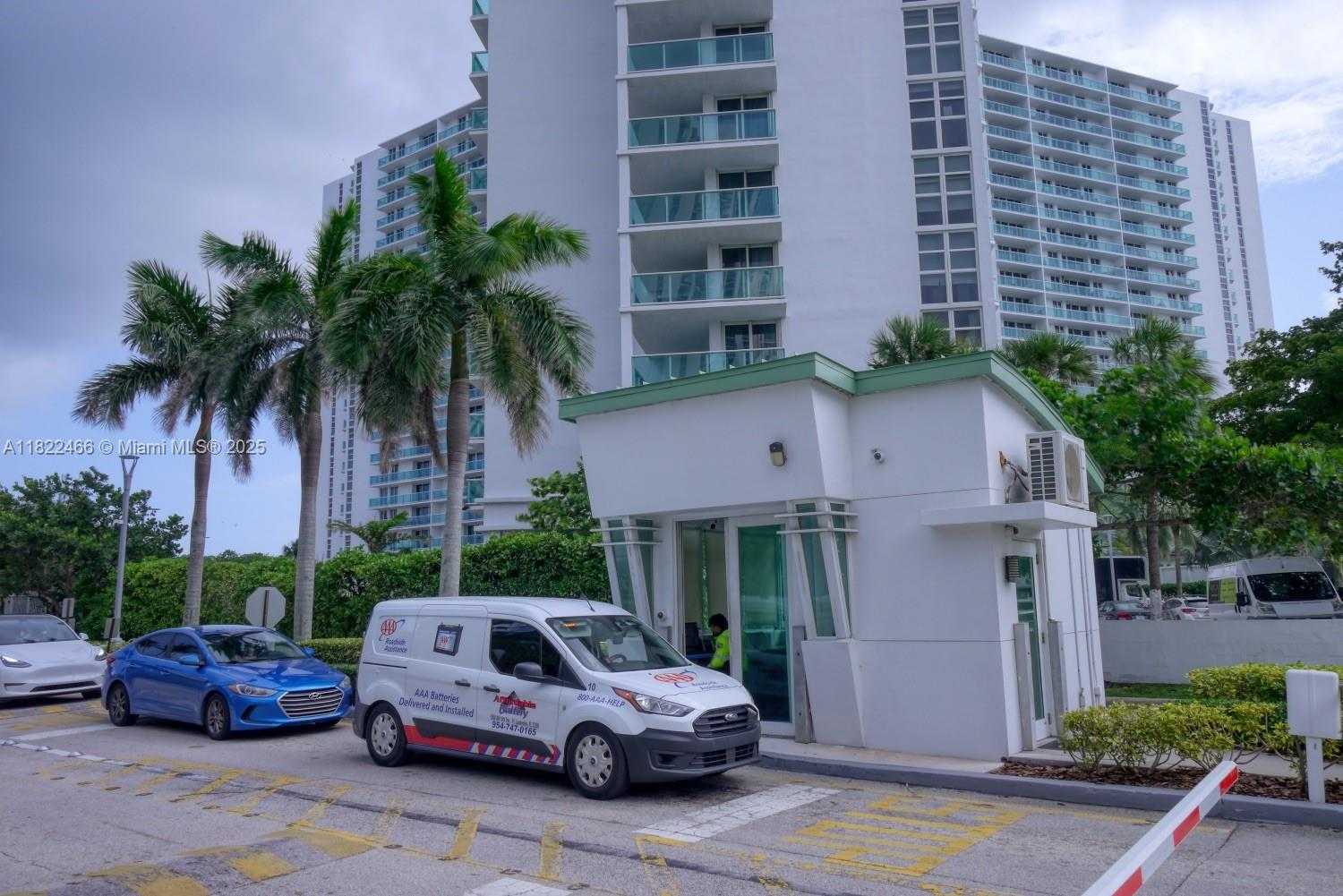 Small Image of 100 BAYVIEW DR #1008, Sunny Isles Beach Number 41