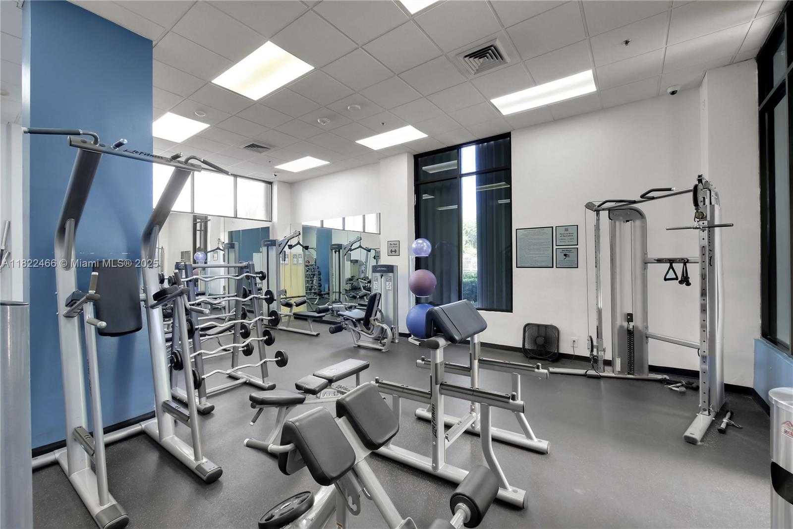 Small Image of 100 BAYVIEW DR #1008, Sunny Isles Beach Number 52
