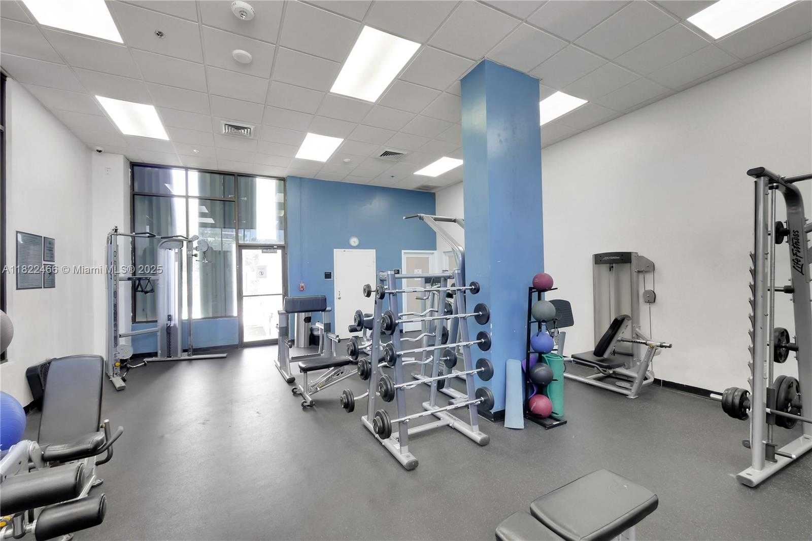 Small Image of 100 BAYVIEW DR #1008, Sunny Isles Beach Number 53