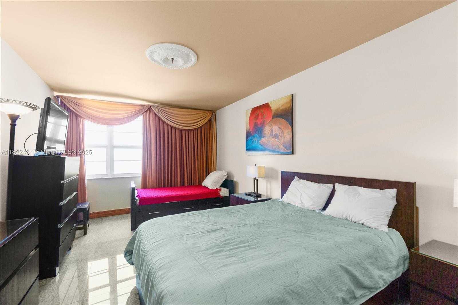 Small Image of 100 LINCOLN RD #811, Miami Beach Number 19
