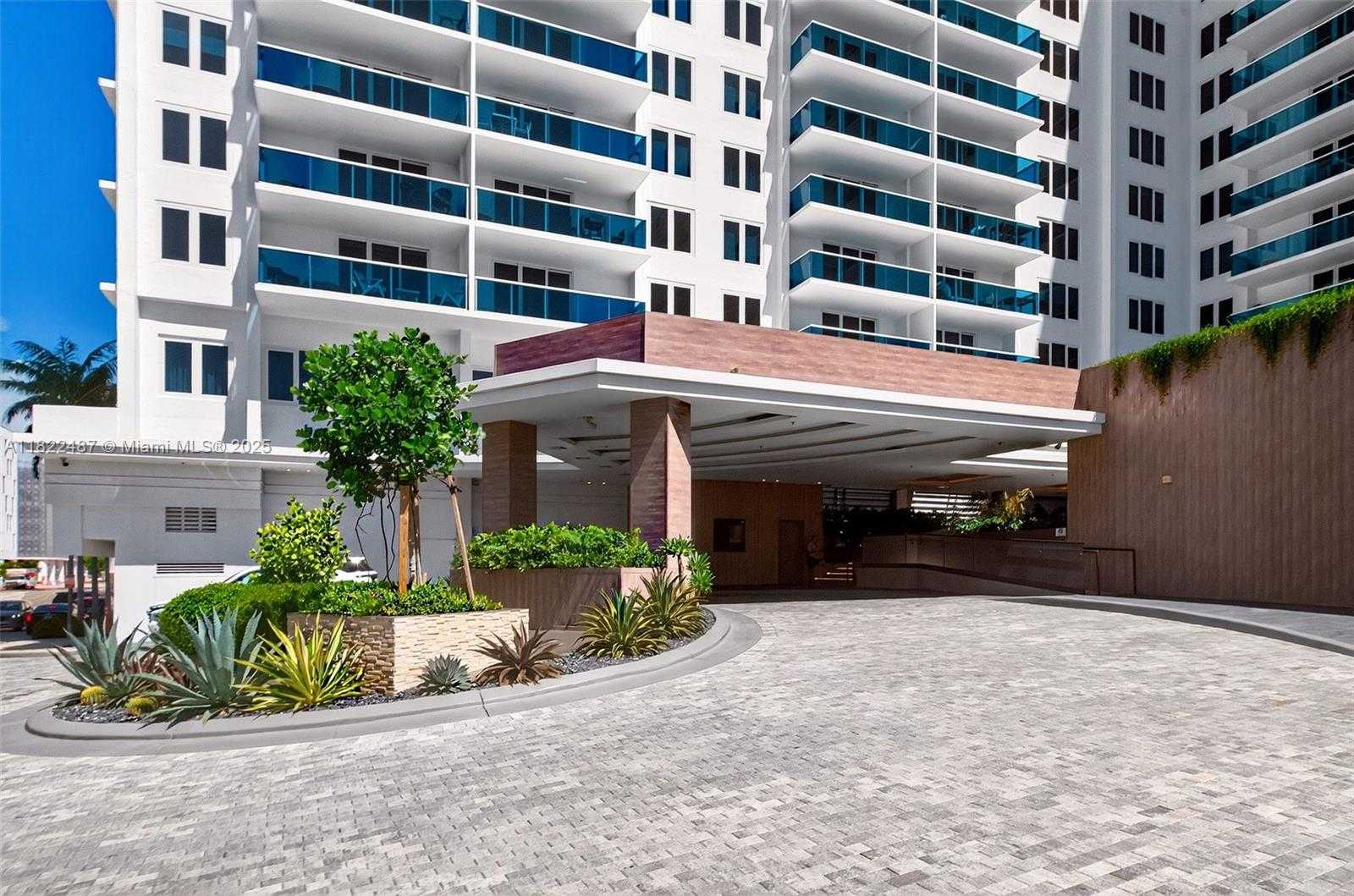 Small Image of 2301 COLLINS AVE #1425, Miami Beach Number 45