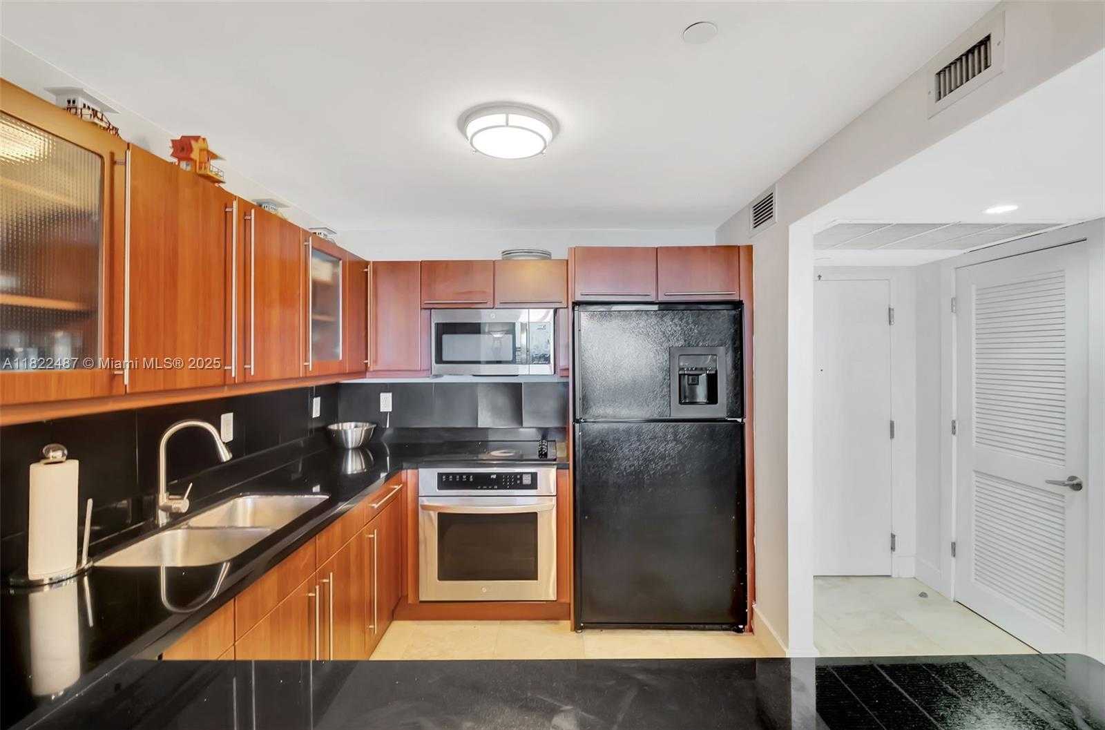 Small Image of 2301 COLLINS AVE #1425, Miami Beach Number 5