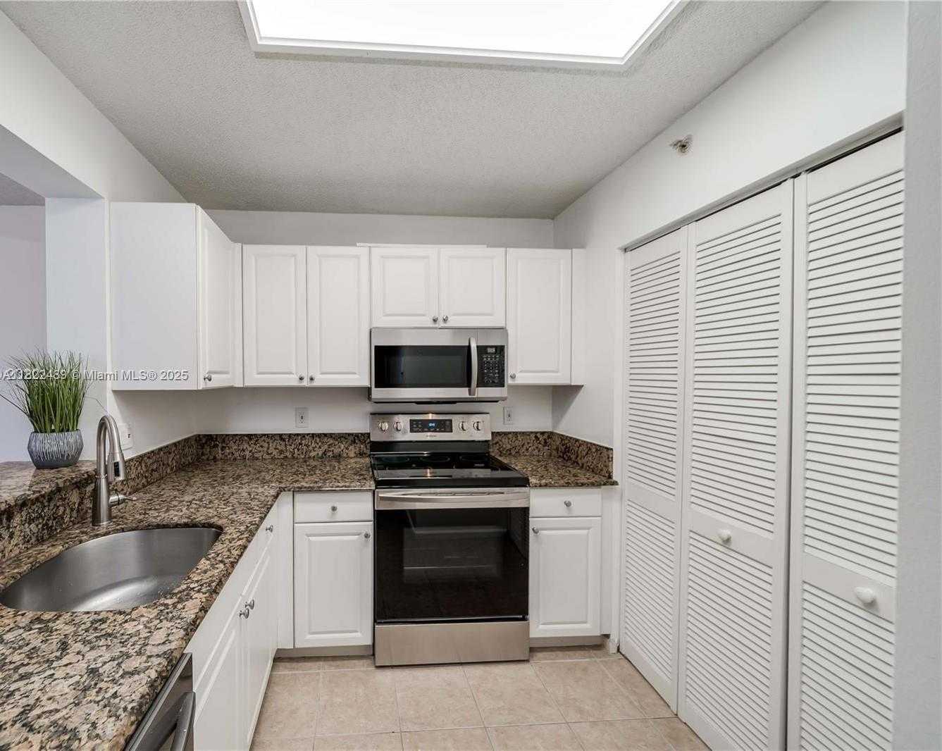 Small Image of 2711 OCEAN CLUB BLVD #207, Hollywood Number 8