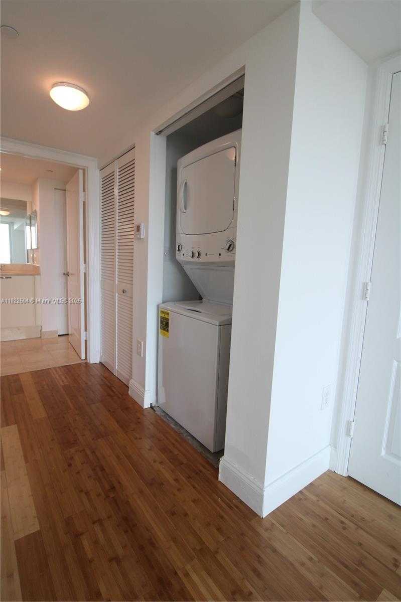Small Image of 2101 BRICKELL AVE #1711, Miami Number 23