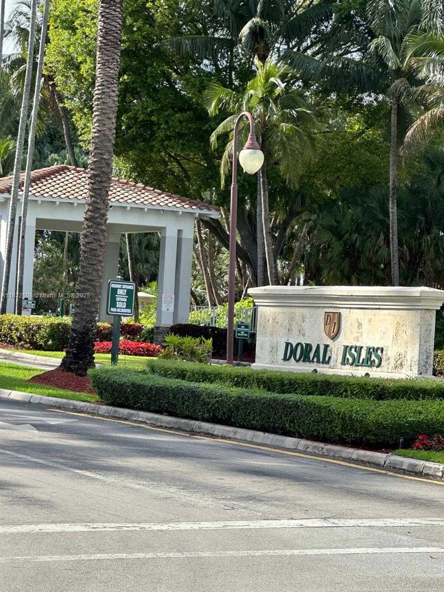 Small Image of Doral Number 43