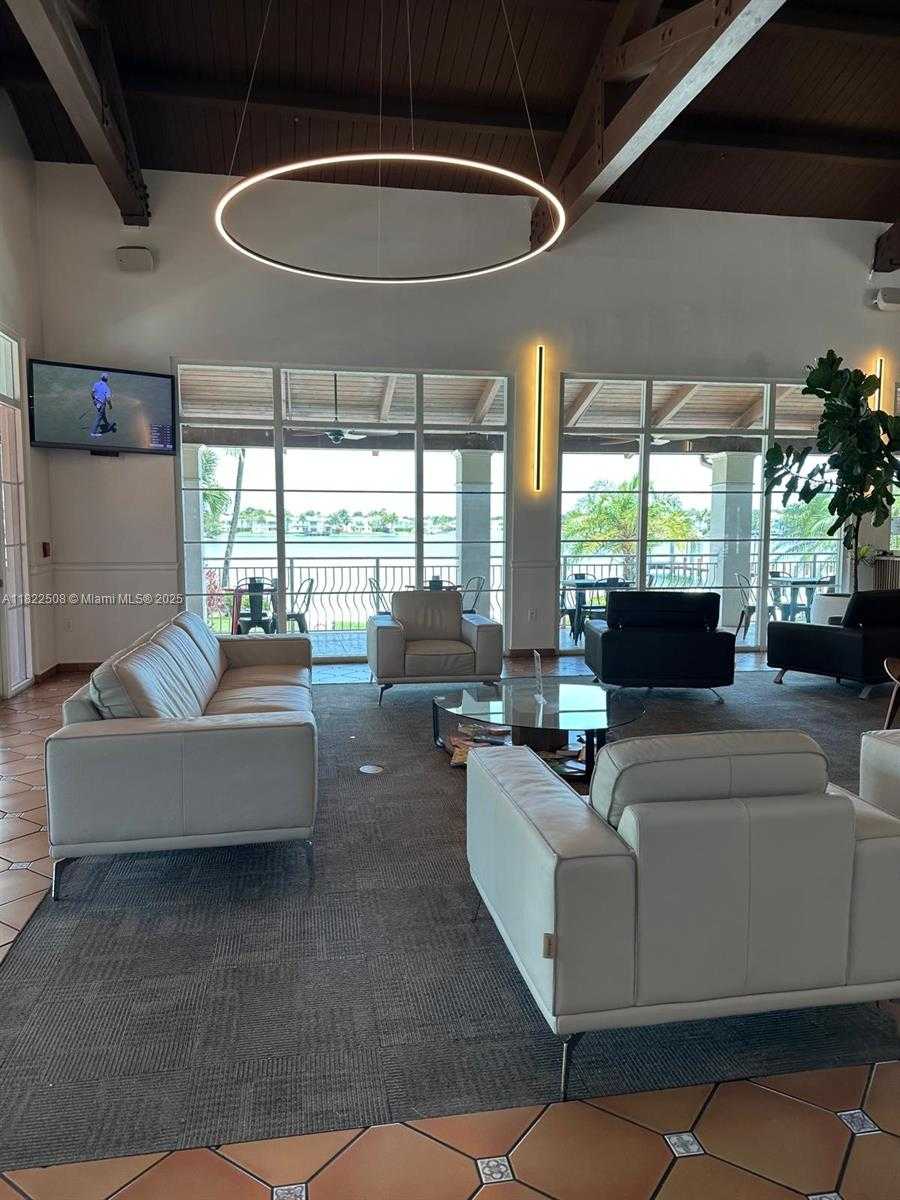 Small Image of Doral Number 62