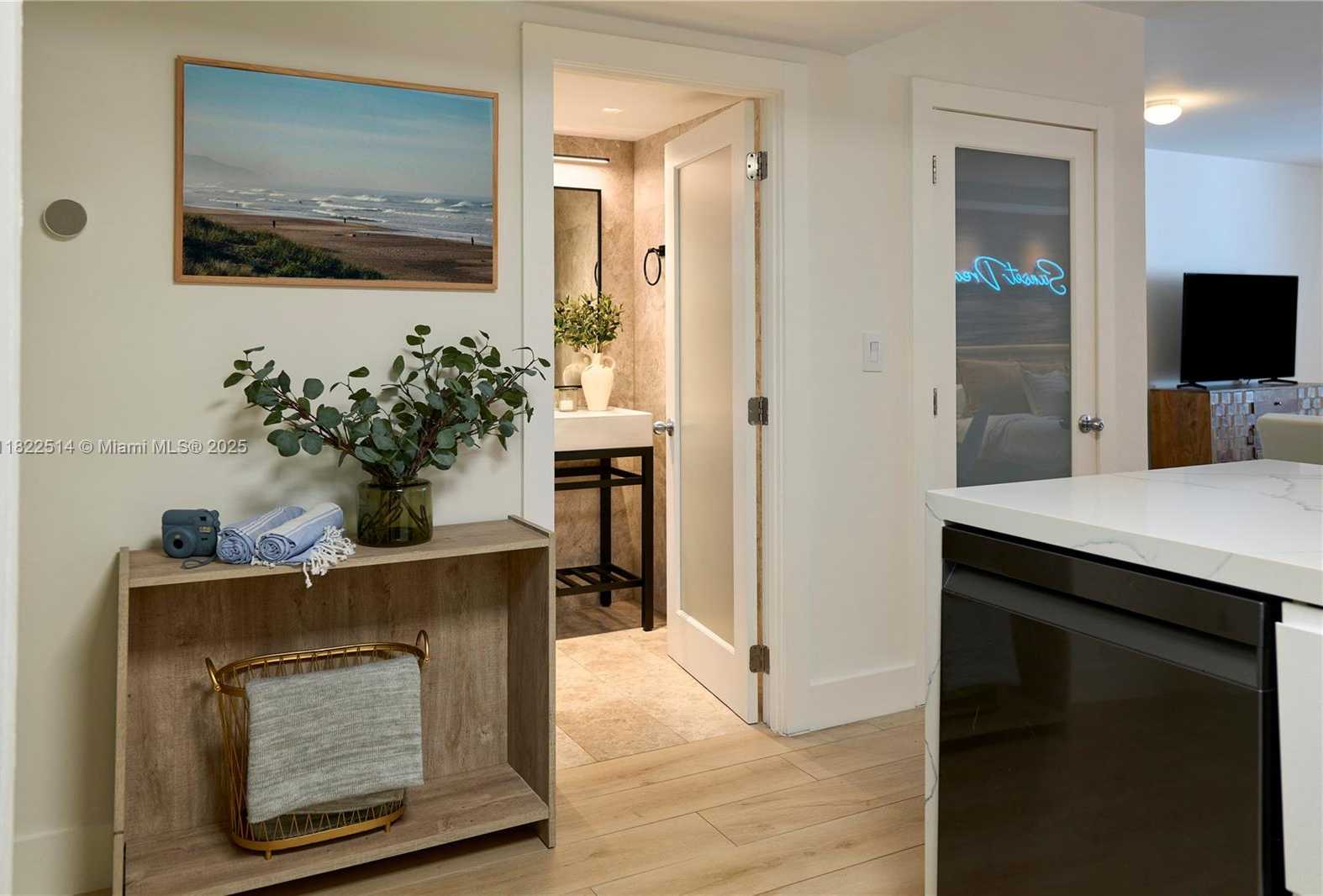 Small Image of 2301 COLLINS AVE #329, Miami Beach Number 12
