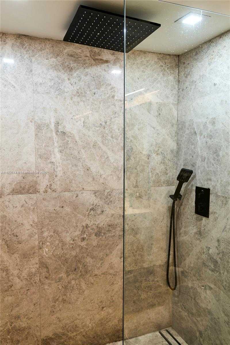 Small Image of 2301 COLLINS AVE #329, Miami Beach Number 17