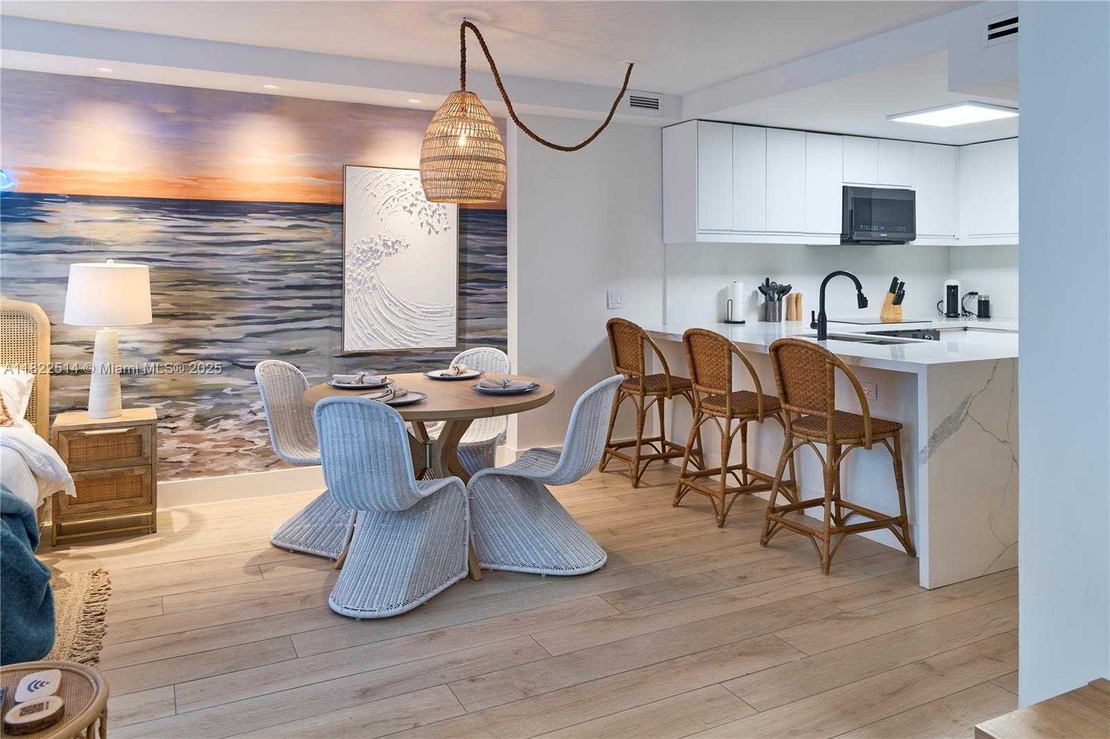 Small Image of 2301 COLLINS AVE #329, Miami Beach Number 2