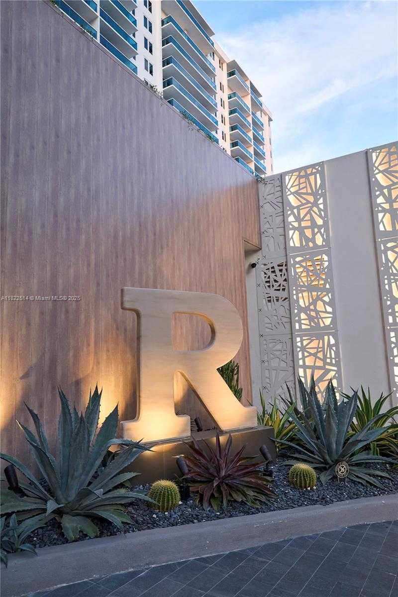 Small Image of 2301 COLLINS AVE #329, Miami Beach Number 26