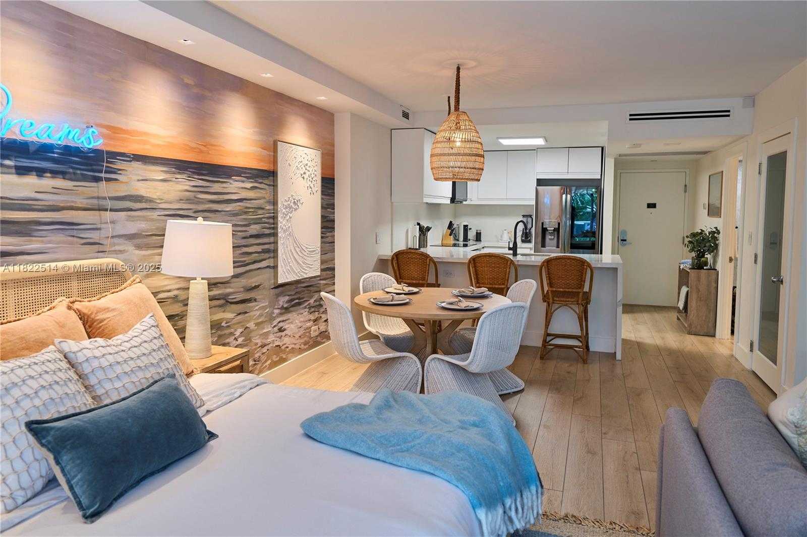 Small Image of 2301 COLLINS AVE #329, Miami Beach Number 3