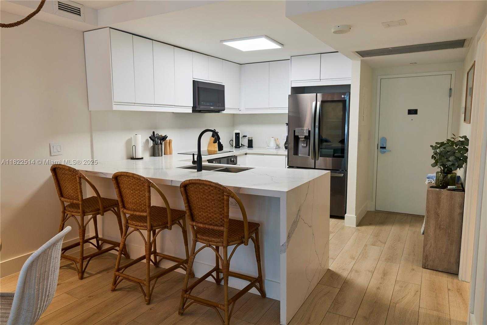 Small Image of 2301 COLLINS AVE #329, Miami Beach Number 9