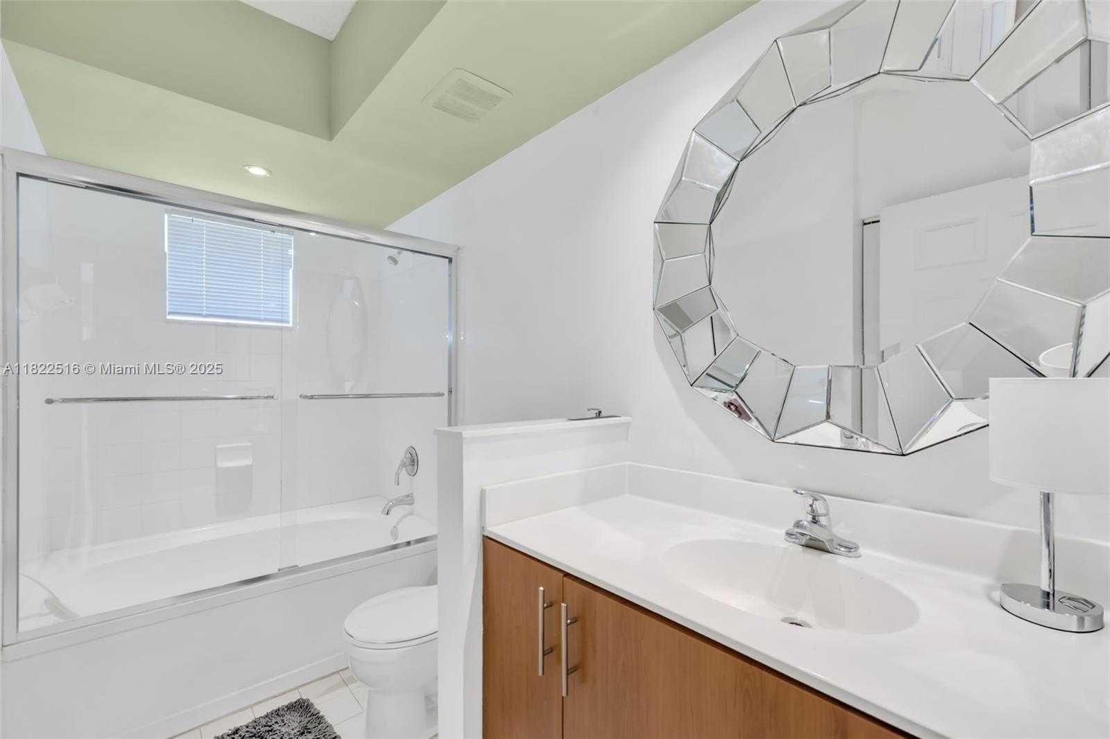 Small Image of 17100 NORTH BAY RD #1904, Sunny Isles Beach Number 25