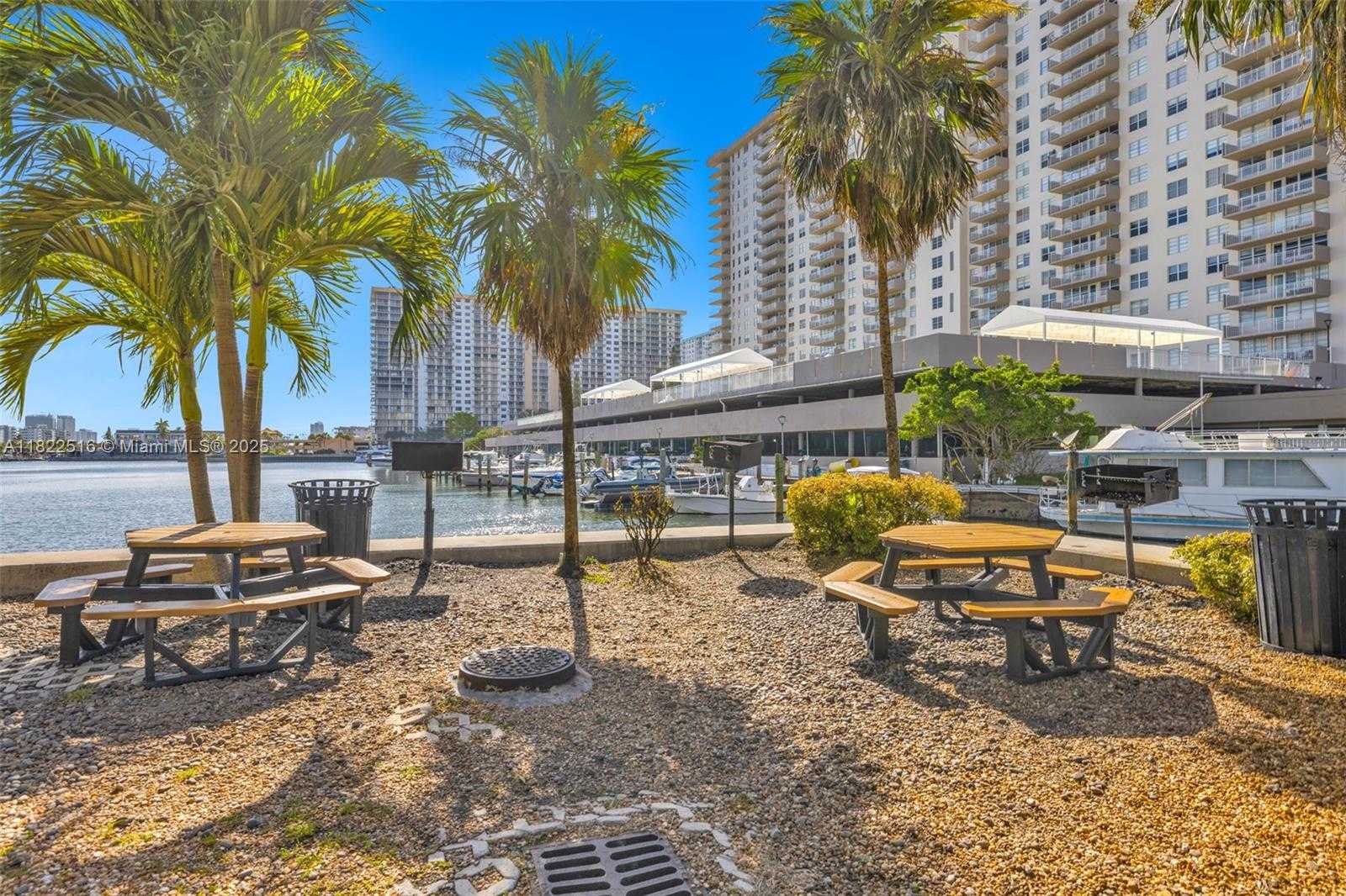Small Image of 17100 NORTH BAY RD #1904, Sunny Isles Beach Number 6