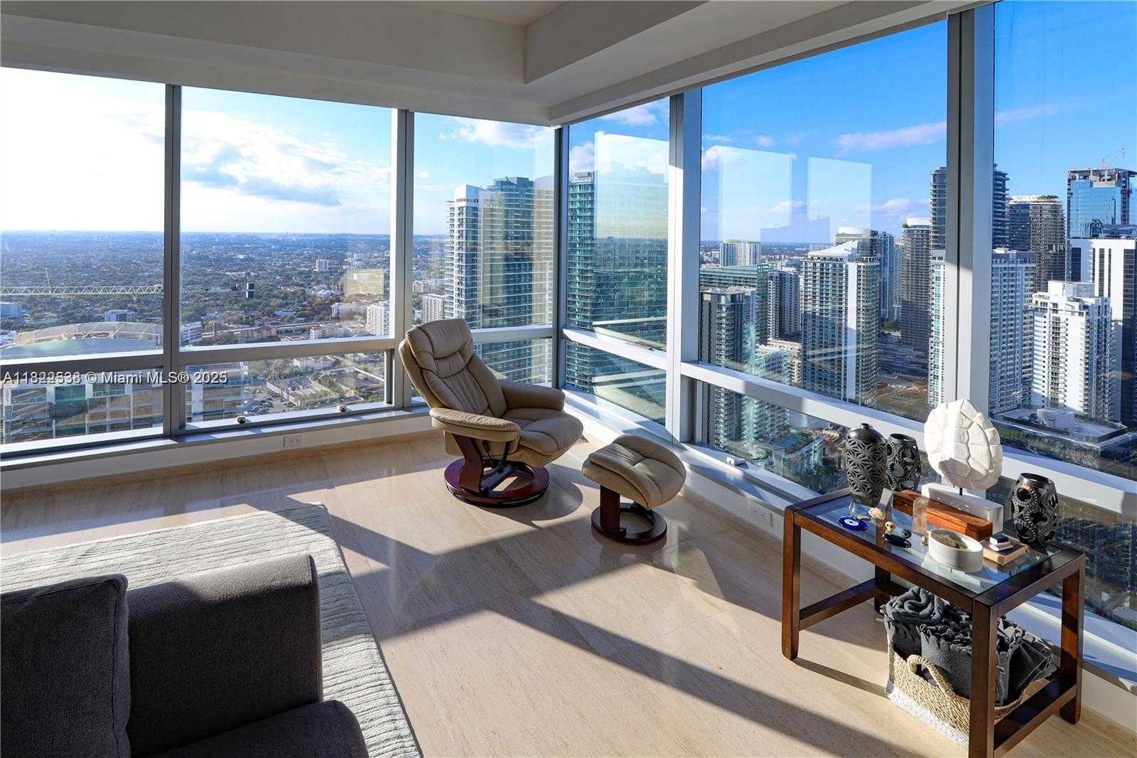 Small Image of 1425 BRICKELL AVE #48C, Miami Number 12