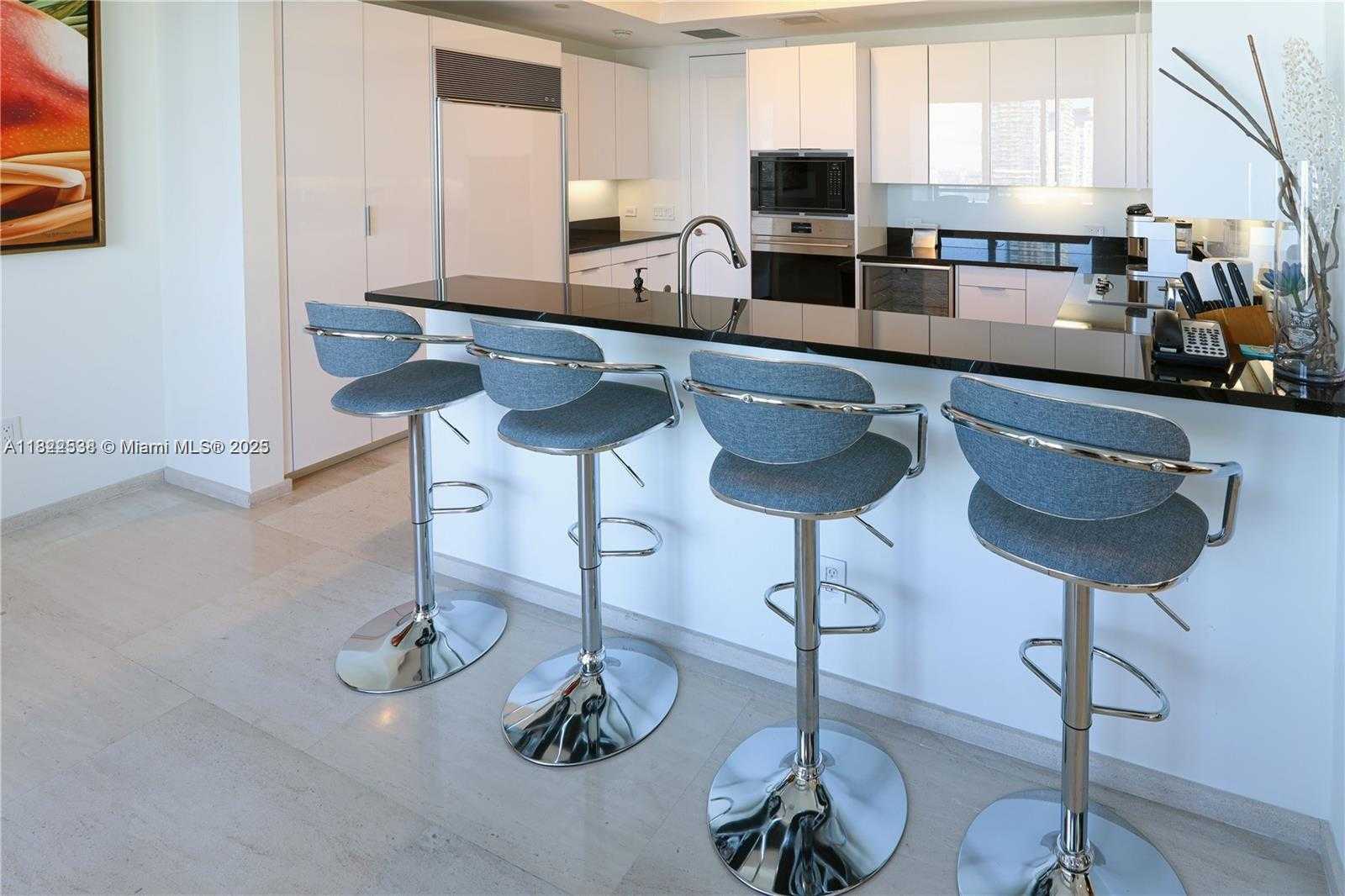Small Image of 1425 BRICKELL AVE #48C, Miami Number 15