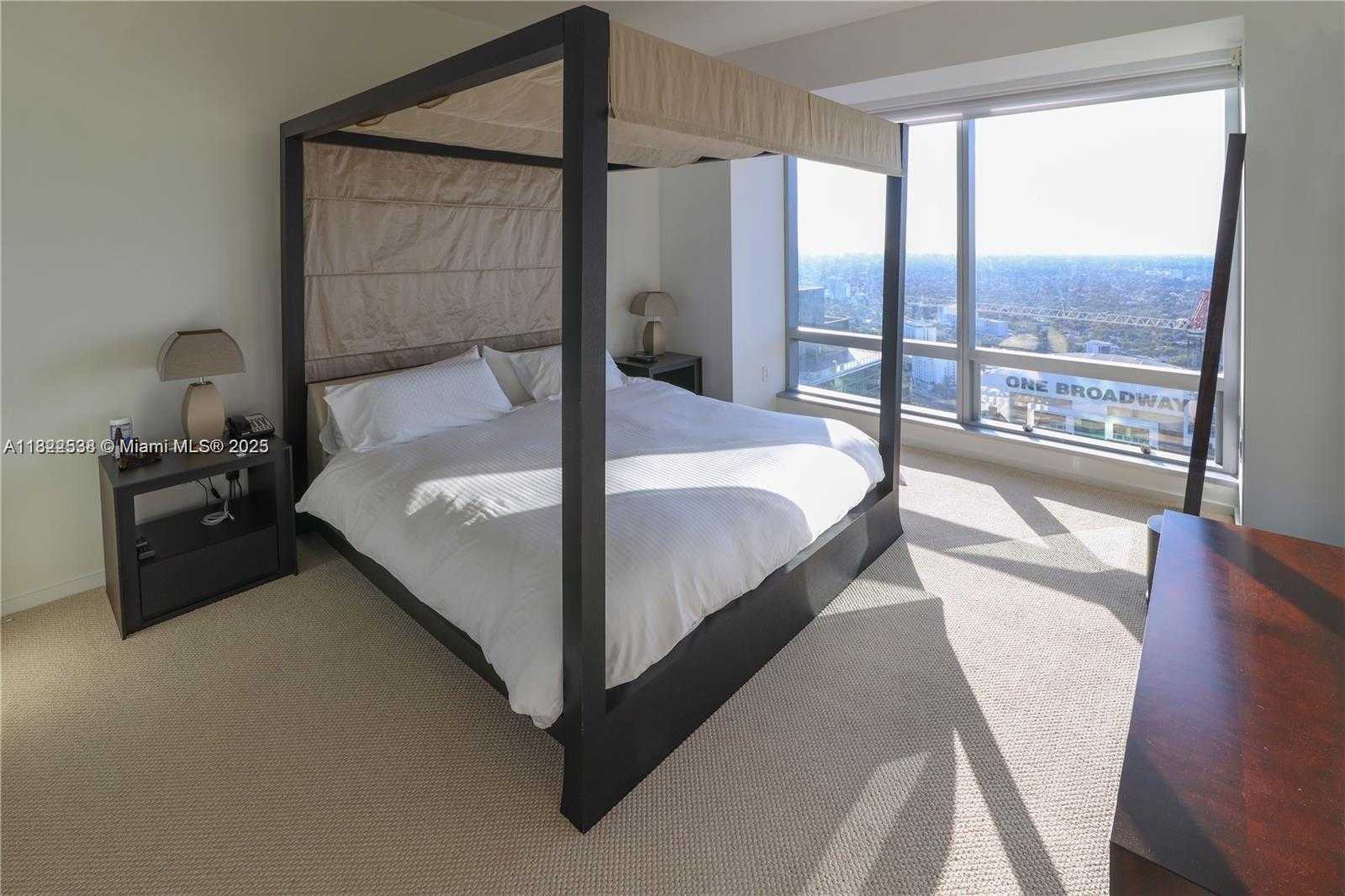 Small Image of 1425 BRICKELL AVE #48C, Miami Number 18