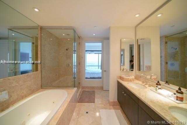 Small Image of 1425 BRICKELL AVE #48C, Miami Number 19
