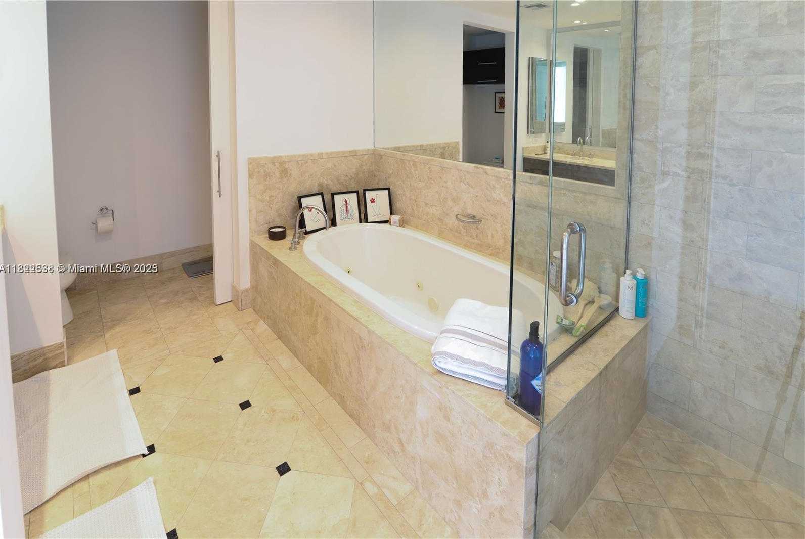 Small Image of 1425 BRICKELL AVE #48C, Miami Number 20