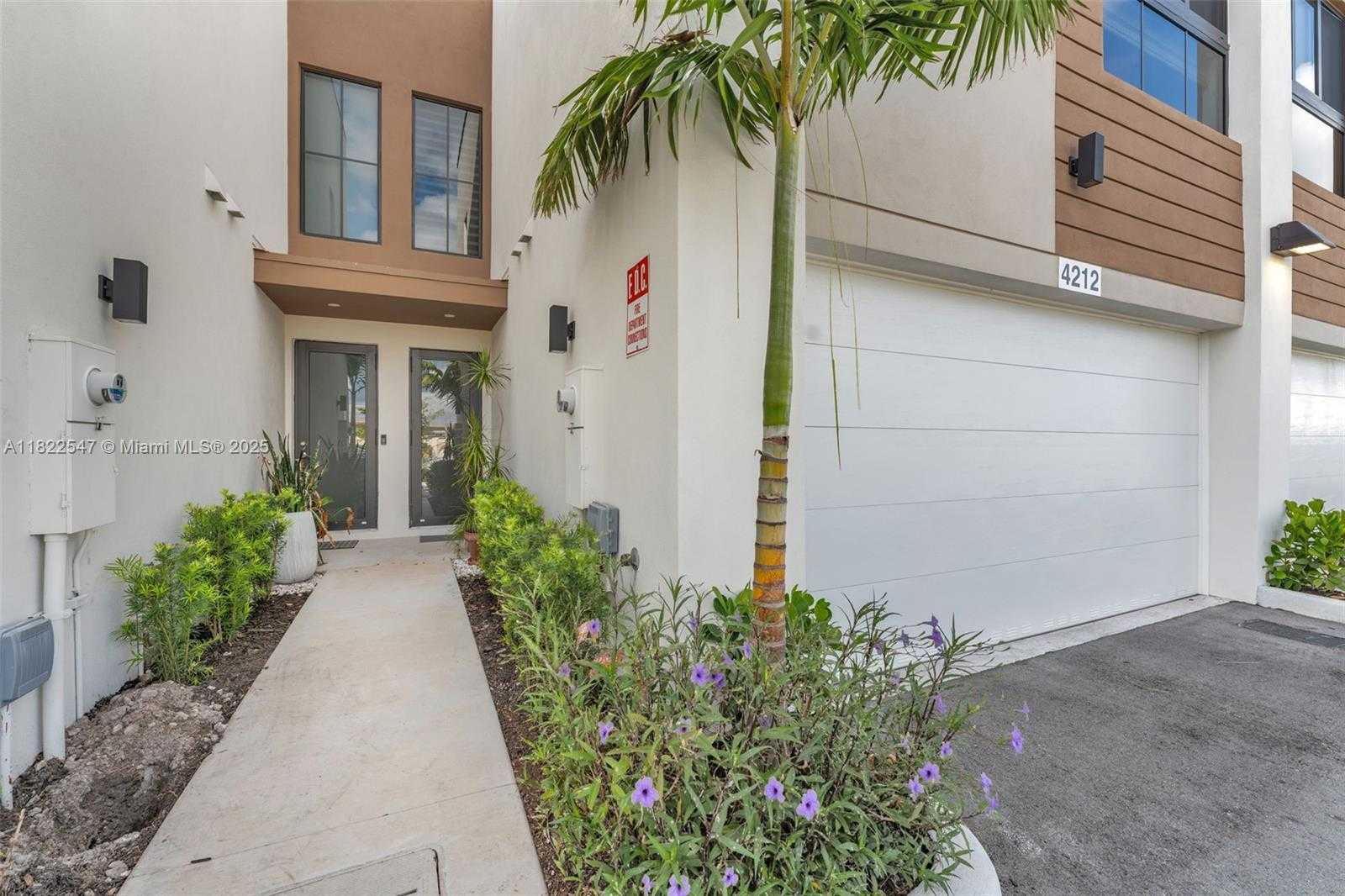 Small Image of 4212 NORTH EAST 7TH TER, Oakland Park Number 25