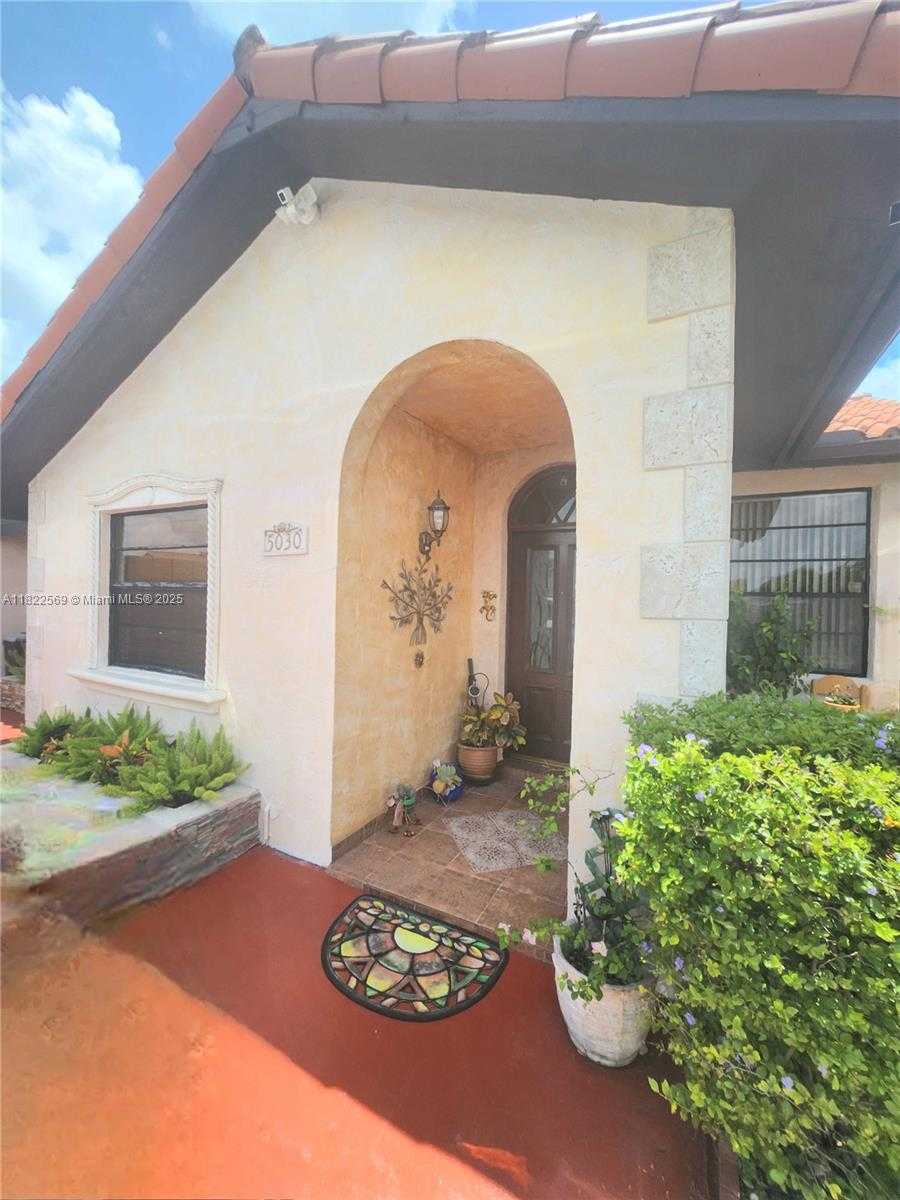 Small Image of 5030 SOUTH WEST 145TH AVE, Miami Number 2