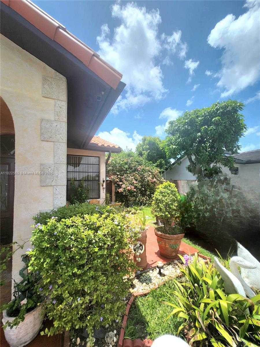 Small Image of 5030 SOUTH WEST 145TH AVE, Miami Number 6