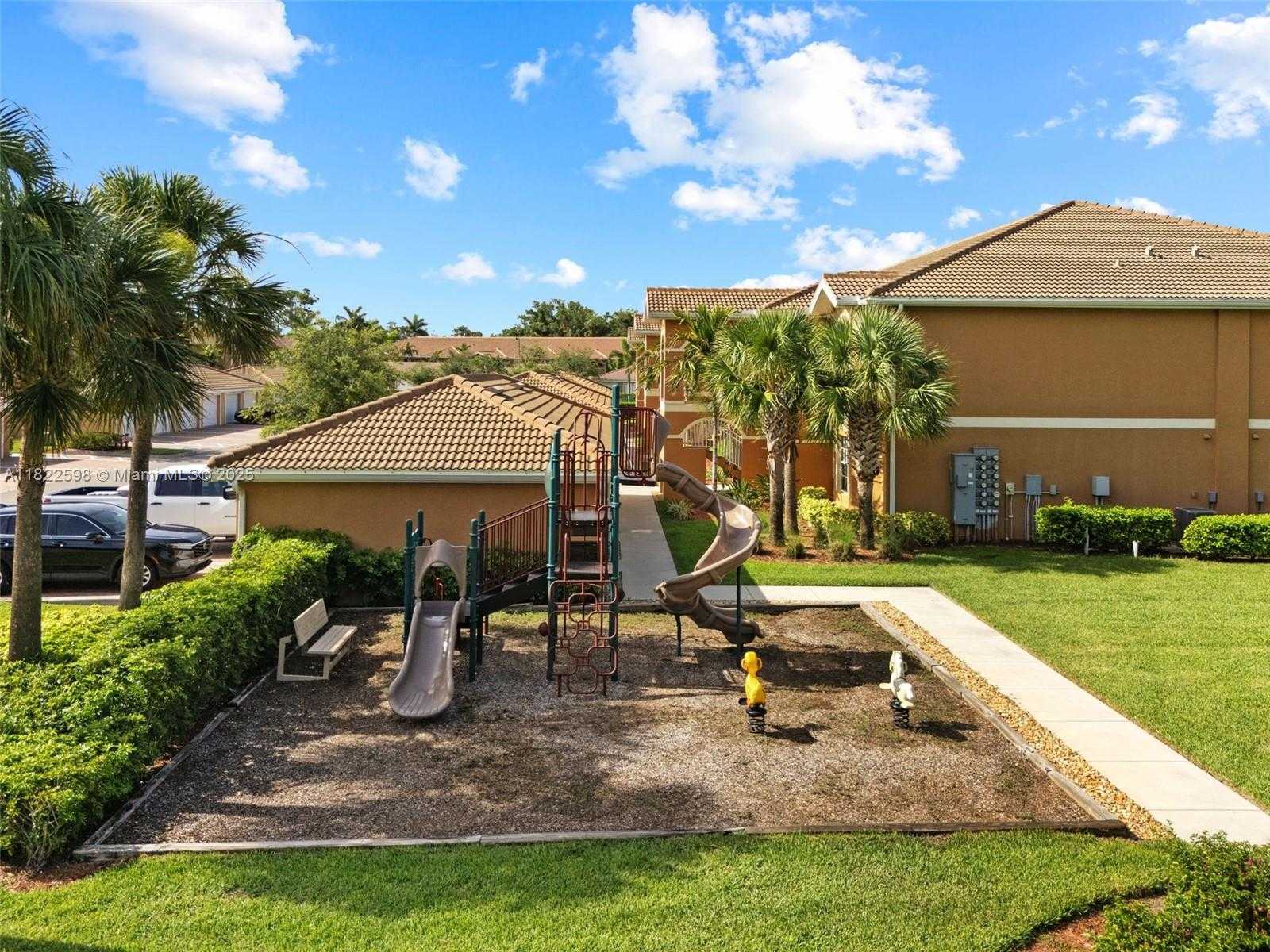 Small Image of 1051 WINDING PINCES CIR #203, Cape Coral Number 28
