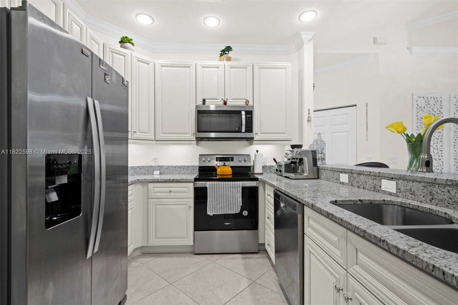 Small Image of 1051 WINDING PINCES CIR #203, Cape Coral Number 5