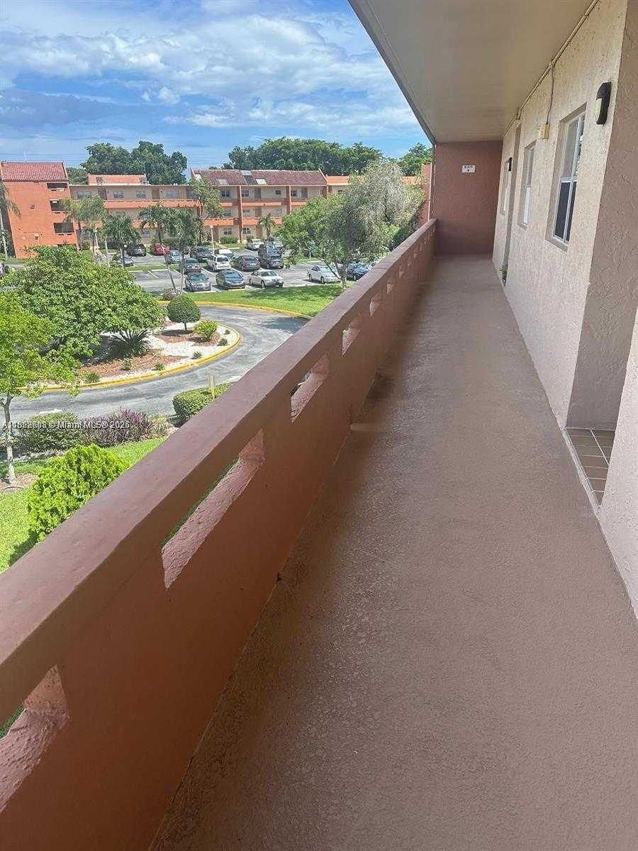 Small Image of 8834 WEST MCNAB RD #302, Tamarac Number 4