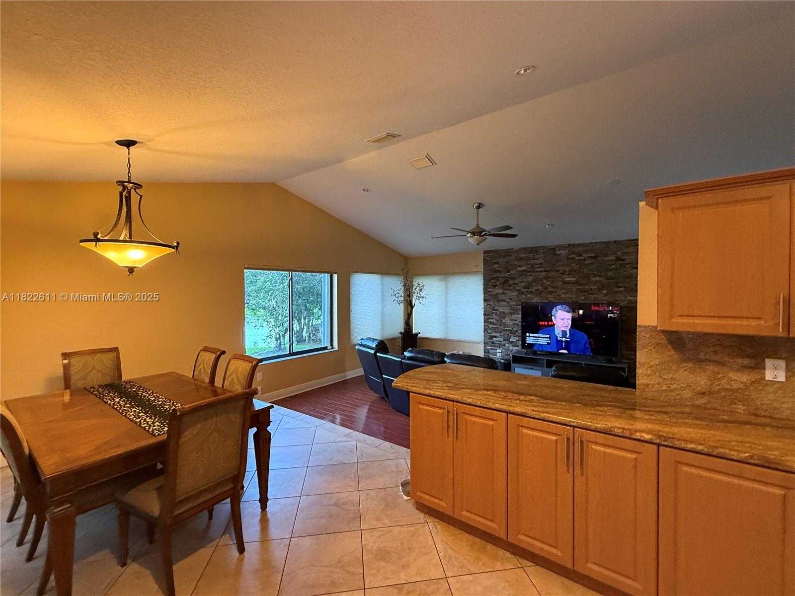 Small Image of 566 VILLAGE LAKE DRIVE, Weston Number 13