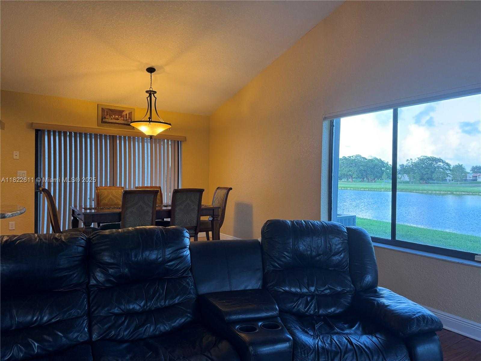Small Image of 566 VILLAGE LAKE DRIVE, Weston Number 16