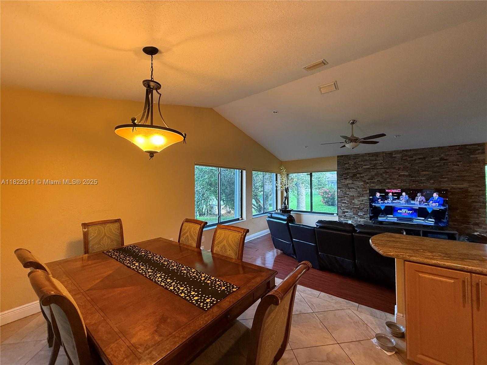 Small Image of 566 VILLAGE LAKE DRIVE, Weston Number 23