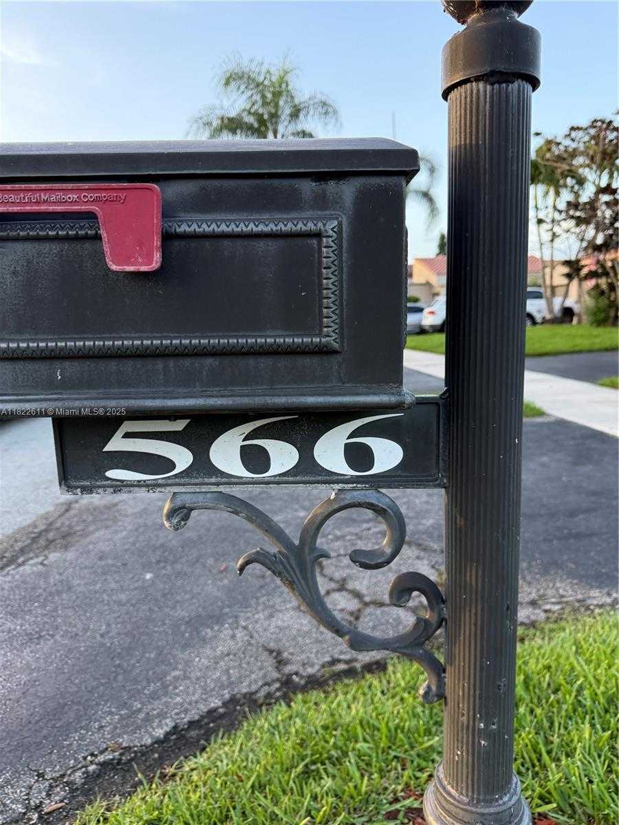 Small Image of 566 VILLAGE LAKE DRIVE, Weston Number 26