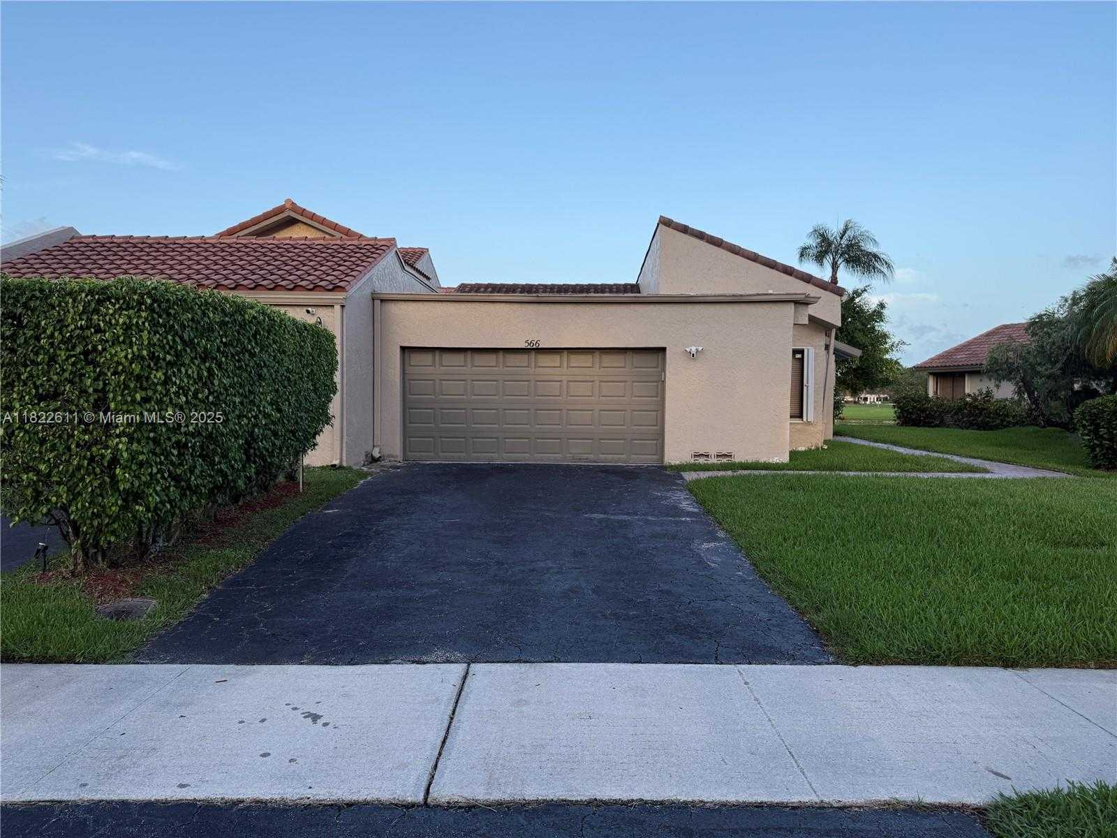 Small Image of 566 VILLAGE LAKE DRIVE, Weston Number 29