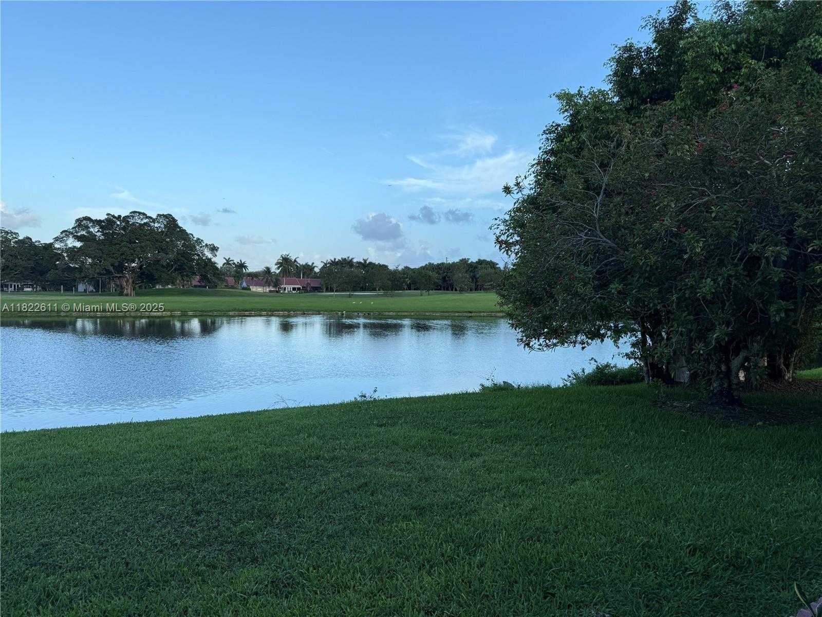 Small Image of 566 VILLAGE LAKE DRIVE, Weston Number 3