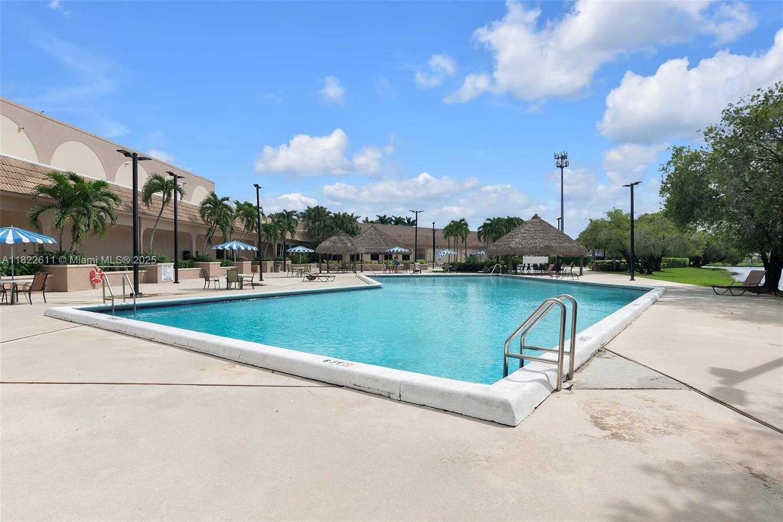 Small Image of 566 VILLAGE LAKE DRIVE, Weston Number 34