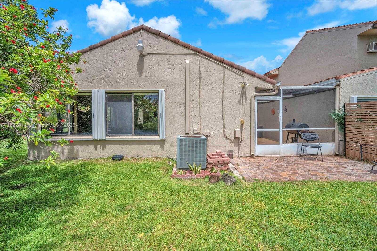 Small Image of 566 VILLAGE LAKE DRIVE, Weston Number 38