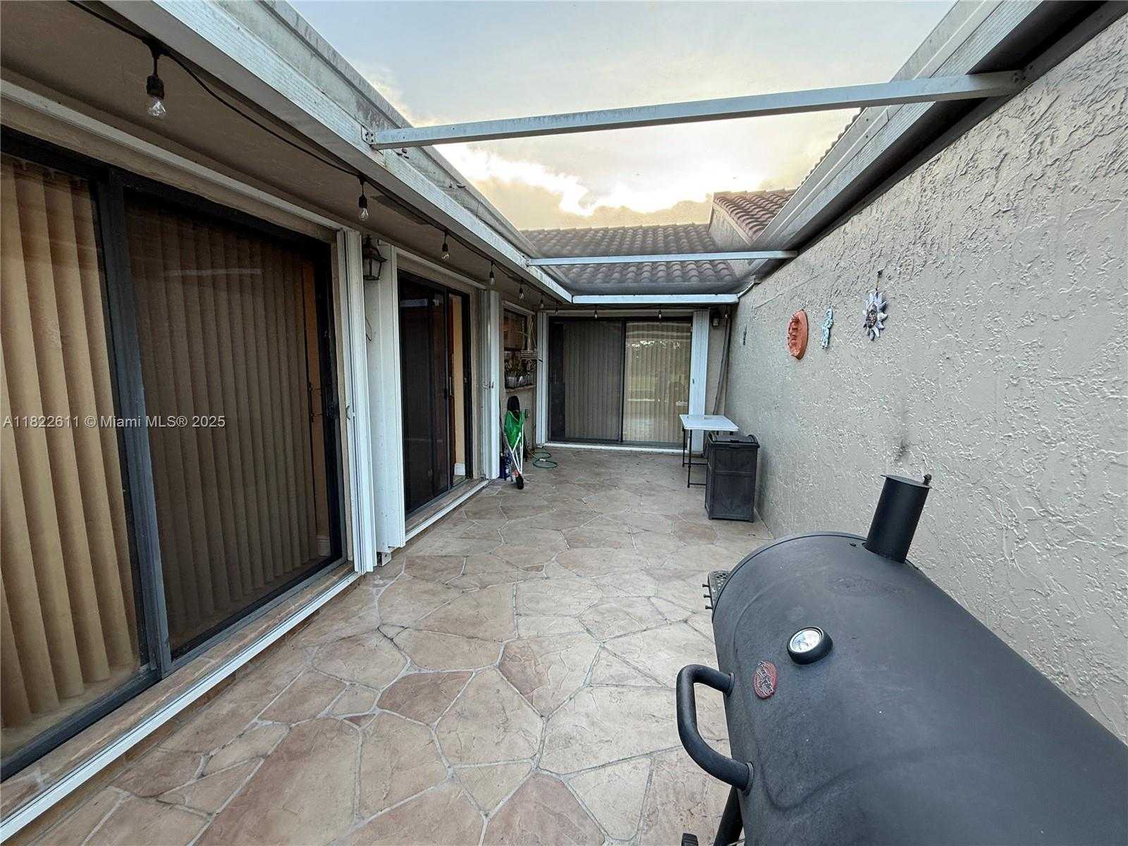 Small Image of 566 VILLAGE LAKE DRIVE, Weston Number 9