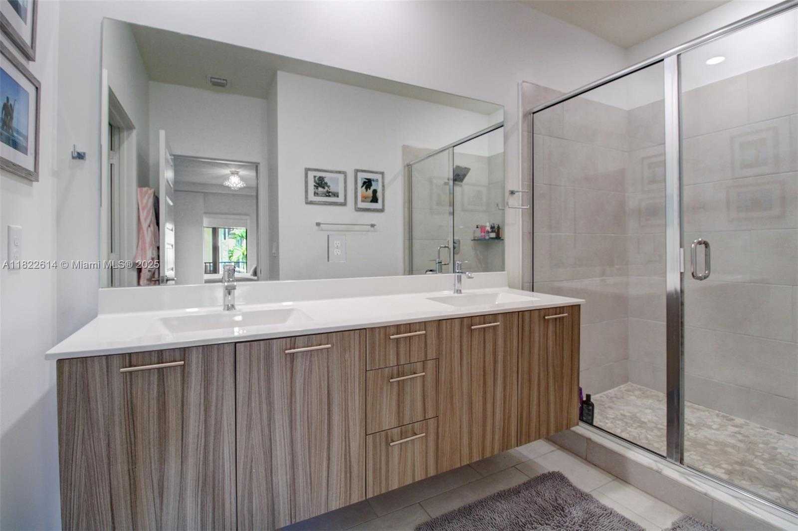 Small Image of 4809 NORTH WEST 83RD PKWY, Doral Number 16