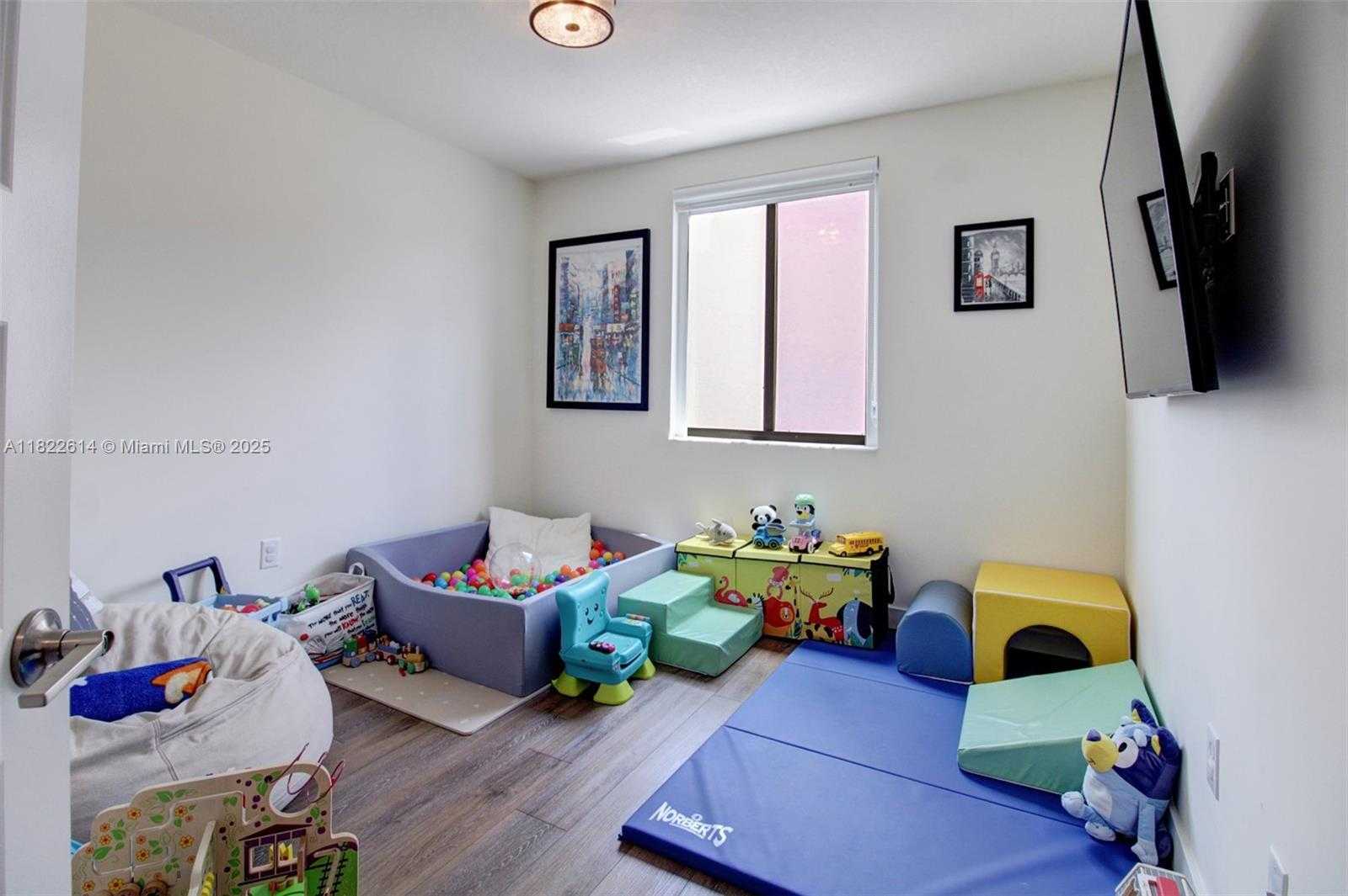 Small Image of 4809 NORTH WEST 83RD PKWY, Doral Number 24