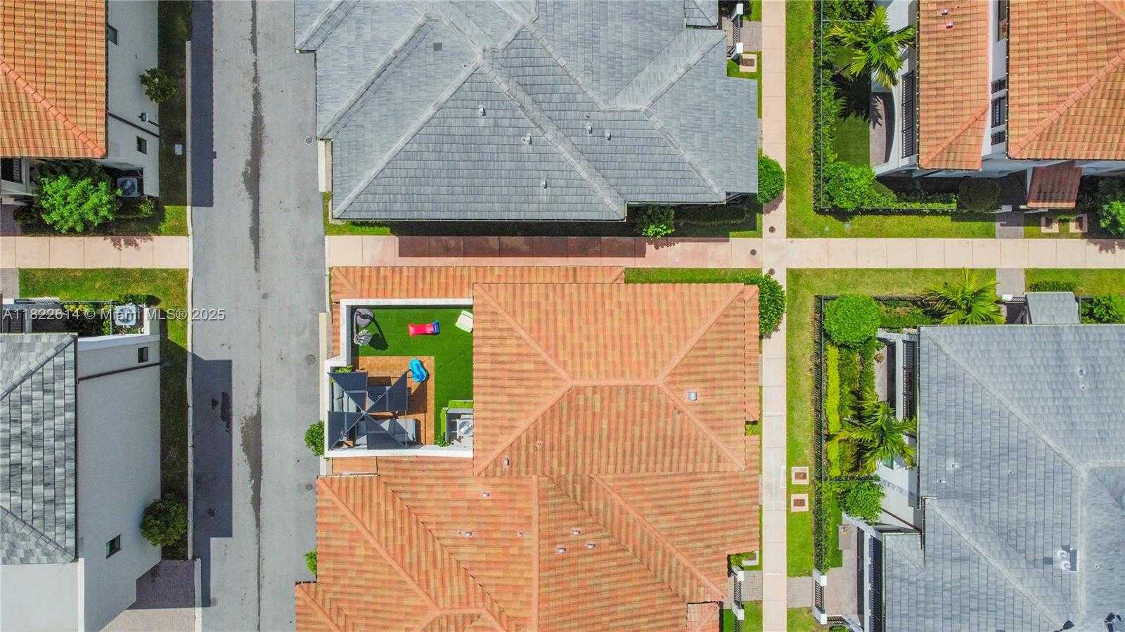Small Image of 4809 NORTH WEST 83RD PKWY, Doral Number 35
